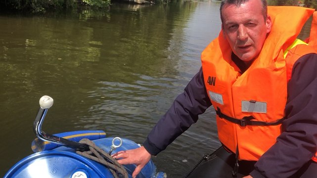 Les pompiers se forment: opération sauvetage d’une vache tombée à l’eau