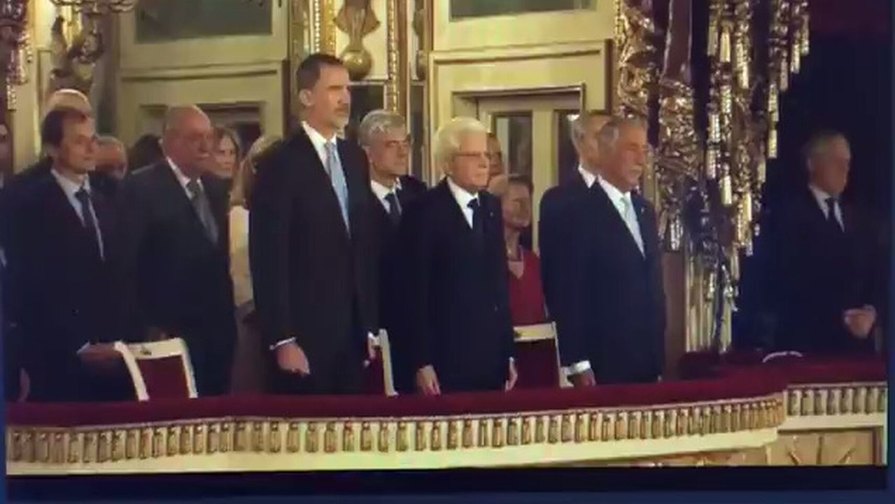 Interpretan por error el himno de España