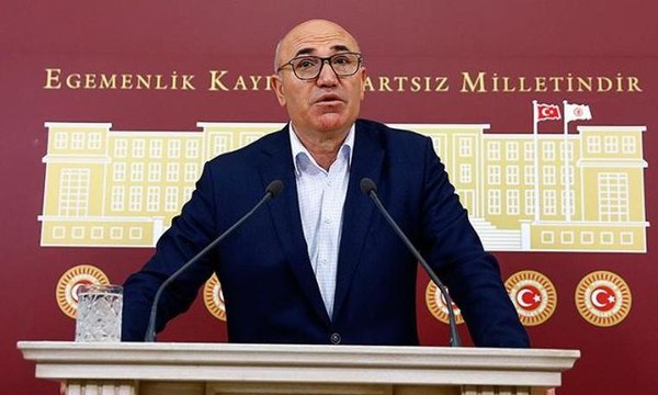 CHP'li Tanal Meclis'te Cumhuriyet gazetesini anlattı
