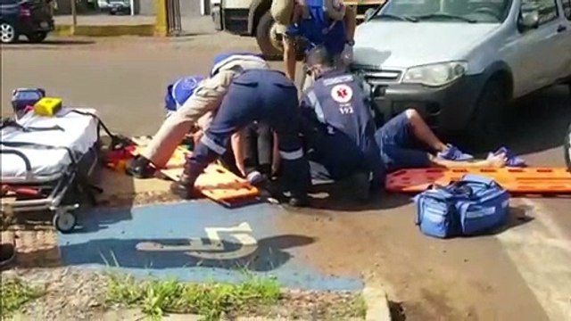 Colisão entre dois veículos deixa duas pessoas feridas na Rua do Cowboy