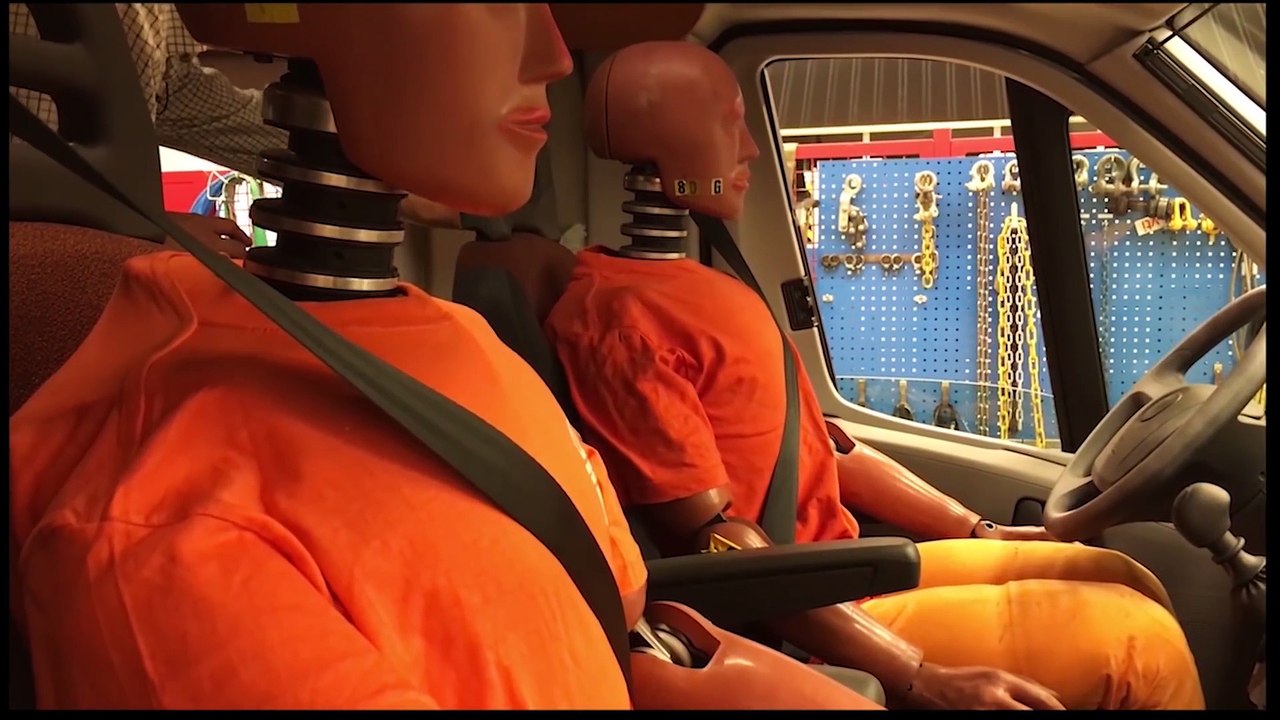 Crash test d'un camping car, ça donne pas envie de partir en vacances !