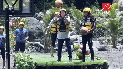 سقوط كوميدي للكابتن رضا عبد العال في رامز في الشلال