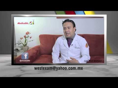 ¿Qué síntomas presenta la apendicitis inicialmente?