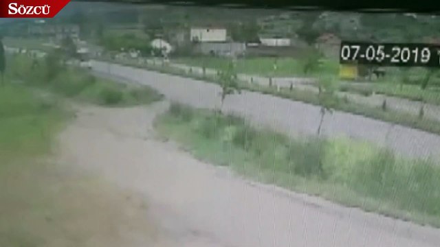 Üniversite öğrencilerini taşıyan minibüs böyle devrildi