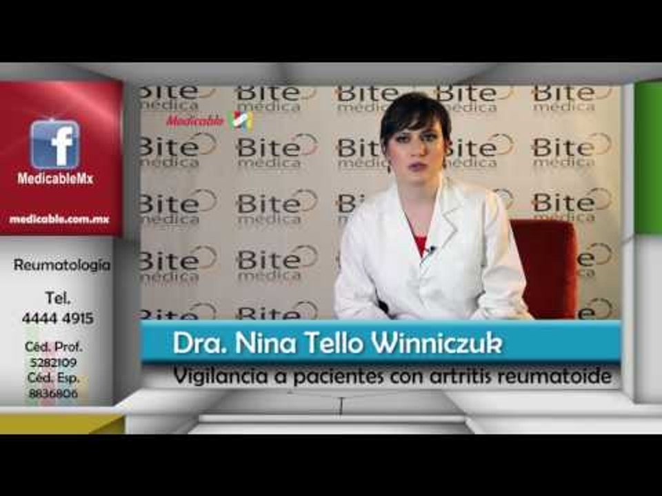 ¿Cómo es la vigilancia que deben tener los pacientes con artritis reumatoide?