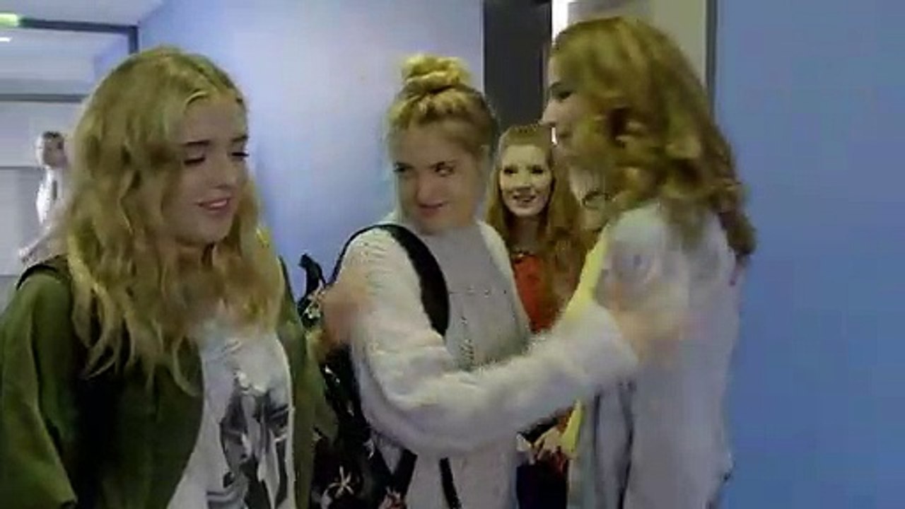 Jana und Sophia Münster "Meine Klasse – Voll das Leben" | Von Montag - Freitag 17:00 Uhr in SAT.1