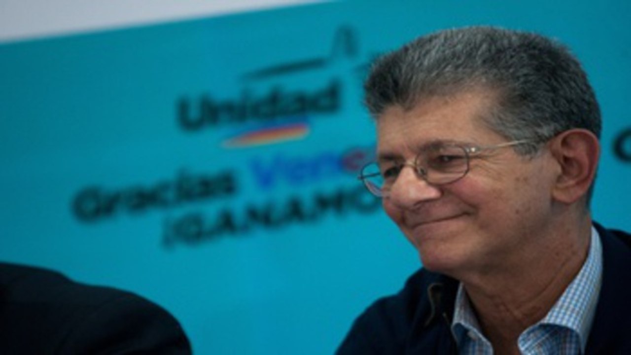 Supremo venezolano pide revisar fuero de 6 diputados "traidores a la patria"