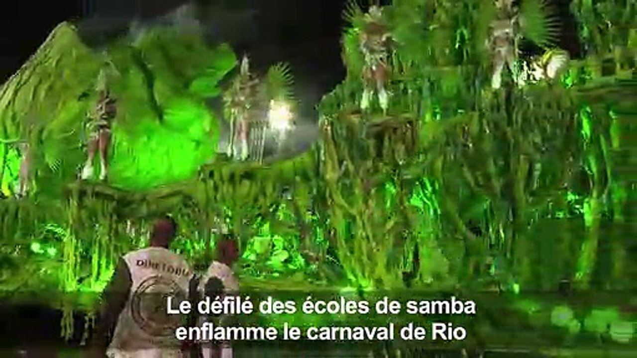 Féérie et extravagance au sambodrome pour le Carnaval de Rio