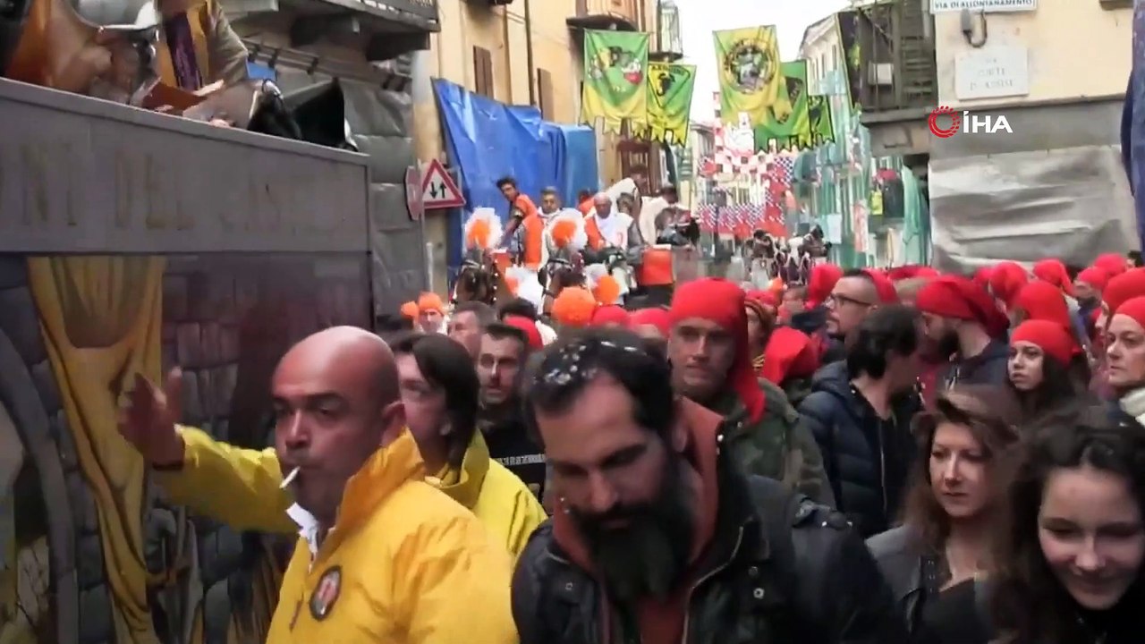 - İtalya'da Portakal Savaşları başladı