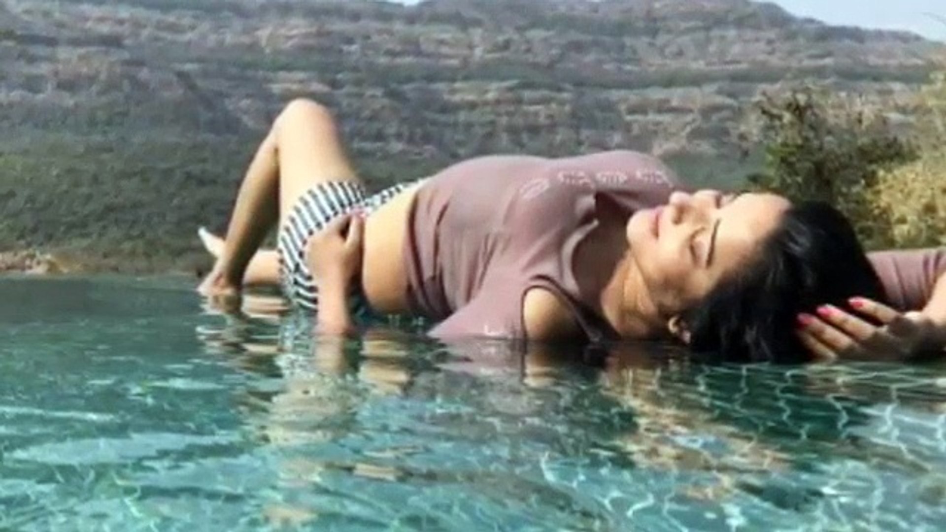 Amrapali Dubey, Bhojpuri bombshell's sexy photos - video Dailymotion