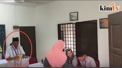 'Eh tak boleh tunjuk bang...', jurukamera tegur calon BN