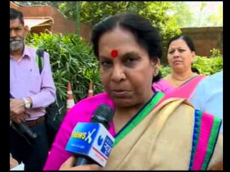 MP Finance Minister Jayant Malaiya and his wife robbed on train
