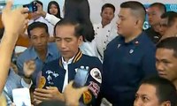 Blusukan dan Belanja di Mal, Presiden Jokowi Belanja Kaos Diskon