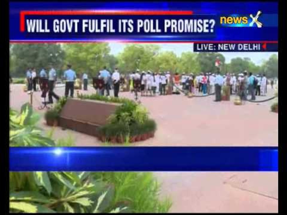 Anna Hazare joins Ex-servicemen fight