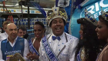 Oficial: o carnaval está aberto no Rio