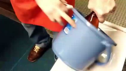 Discovery-Cutting squid from alive to sashimi