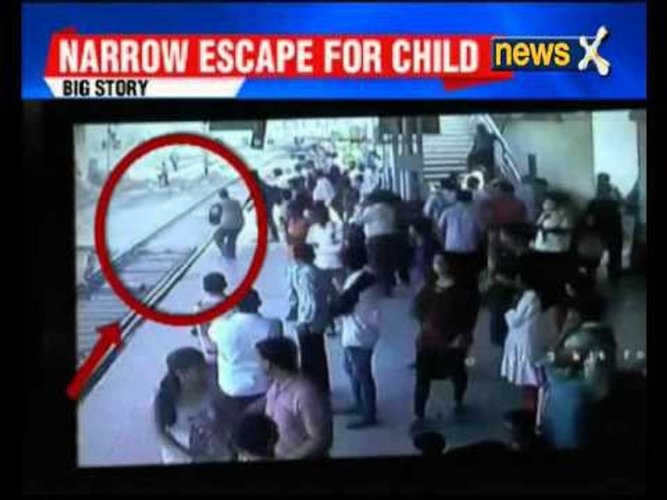 Child falls onto Mumbai local track