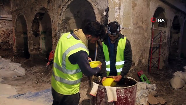 - Kerkük’te yanan Kayseri Çarşısı’nın restorasyonu sürüyor- Restorasyonun mayıs ayına bitmesi bekleniyor- “TİKA afişini gördükçe Türklere dua ediyorum”- “Çarşı daha iyi hale getirilecek”