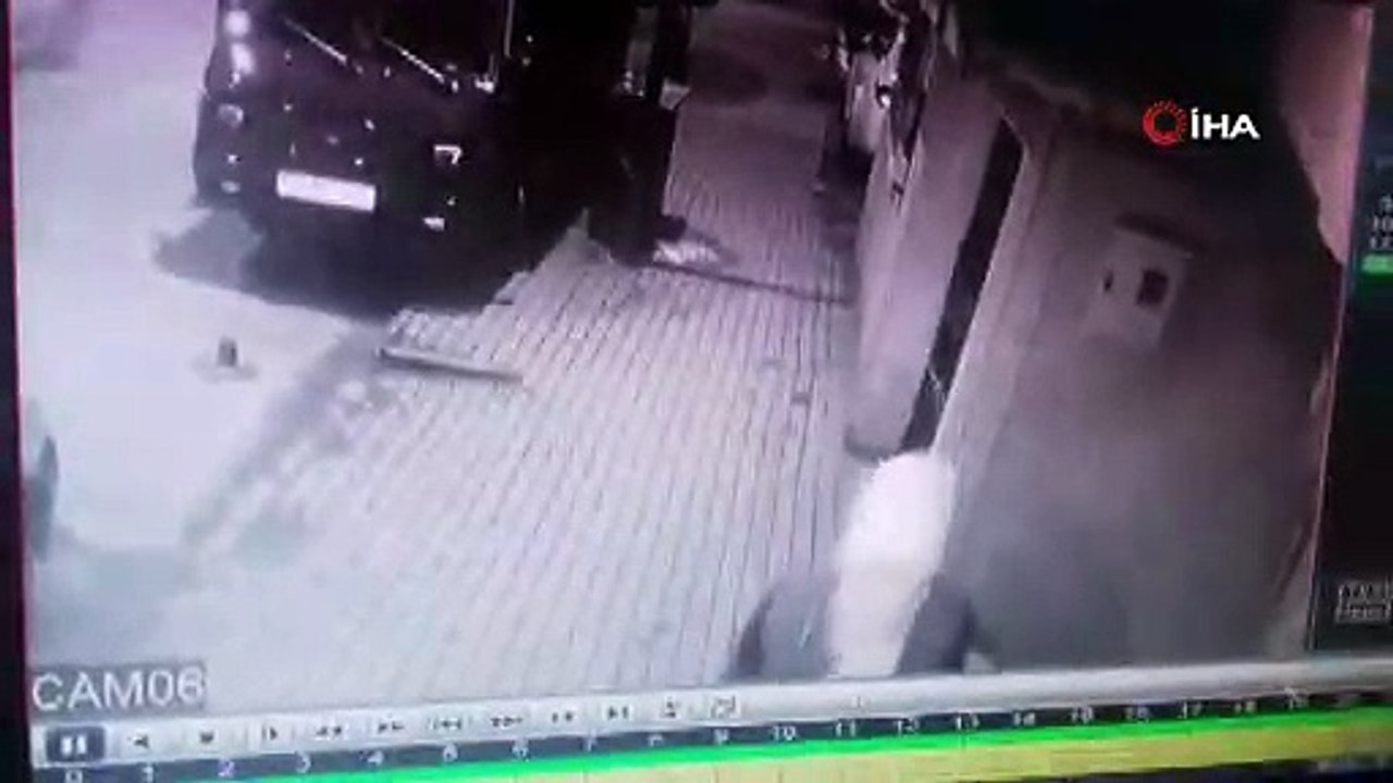 Saniye saniye hırsızlık anı kameraya böyle yansıdı