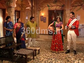 Jijaji Chhat Par Hain | Pancham Wants to KISS Eliachi infront of Murari | जीजाजी छत पर हैं