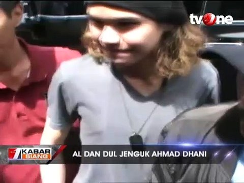 Al dan Dul Jenguk Bawa Makanan Untuk Ahmad Dhani