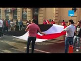 هنا روسيا - الجماهير المصرية في روسيا تغني لمحمد صلاح أمام أتوبيس المنتخب