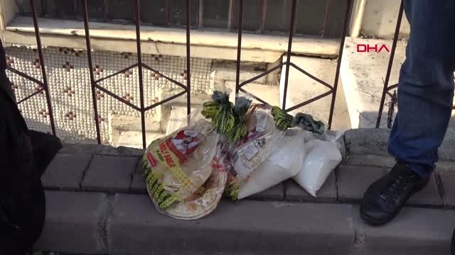 İstanbul- Sultangazi'de Otomobilin Çarptığı Kadının Yardımına Çevredekiler Koştu