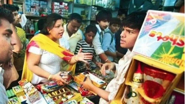 Firecrackers allowed- Is it livelihood or path to death _ पटाखा चलेगा- आजीविका