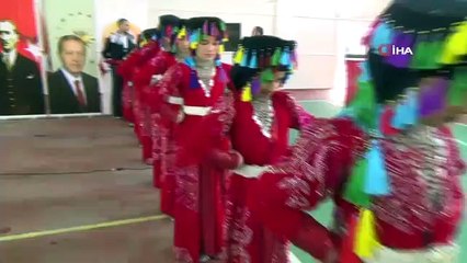 Kato Dağı Eteklerinde ’Huzur Halayı’