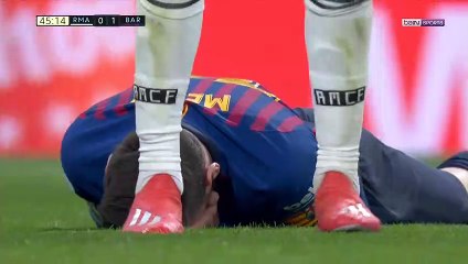 Clasico : Le coup de coude de Ramos sur Messi !