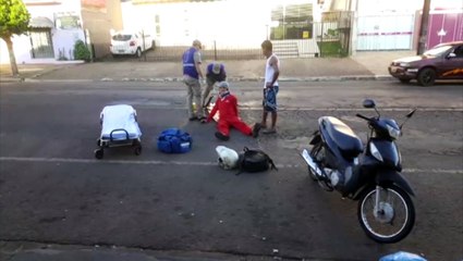 Motociclista se fere em colisão na Rua Jacarezinho
