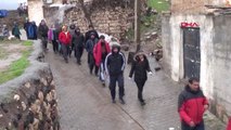 Mardin Gap Şelalesi'ne Girip, Çevredeki Çöpleri Topladılar