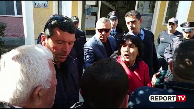 Report TV - Ju preken banesat nga plani urbanistik në Këlcyrë, banorët dalin në protestë