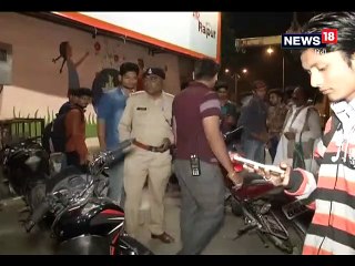 पुलिस आधी रात को राह चलते लोगों के खींच रही फोटो, SP को नोटिस जारी