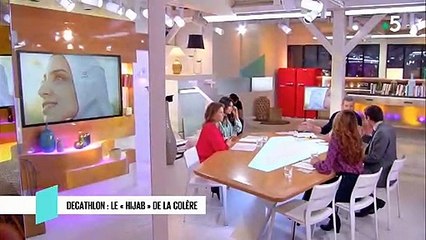 Ali Baddou recadre ses invités dans "C l'hebdo" après un débat qui s'enflamme ! Regardez