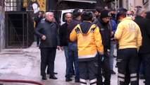 Beyoğlu'ndaki yangın faciası...Beyoğlu Belediye Başkanı Ahmet Misbah Demircan ve Beyoğlu Kaymakamı Mustafa Demirelli olay yerinde incelemelerde bulundu
