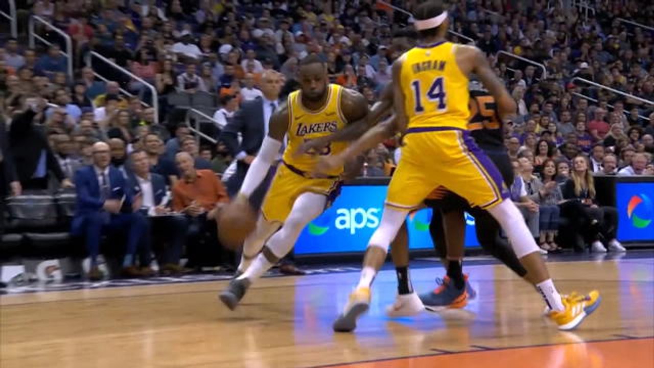 LeBron drives and dunks