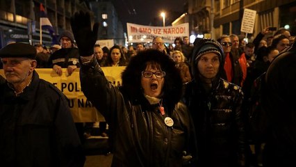 Les Serbes dénoncent les mensonges de leur président