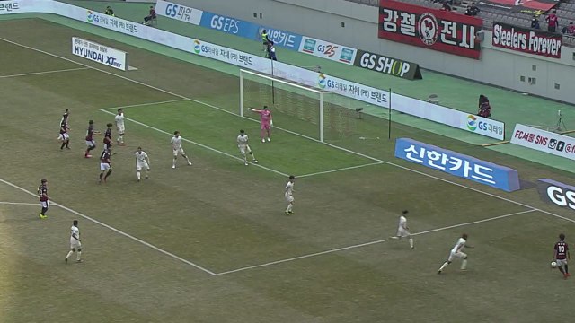 '황현수 2골' 서울, 포항 꺾고 9년 만에 개막전 승리 / YTN