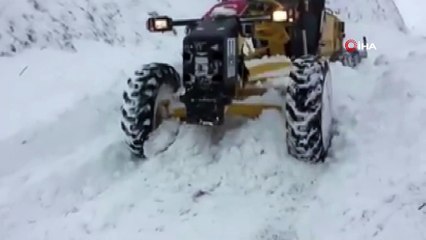Tendürek’te ulaşıma kar ve tipi engeli