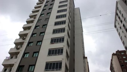 Balkondan Düşen Kadın Öldü