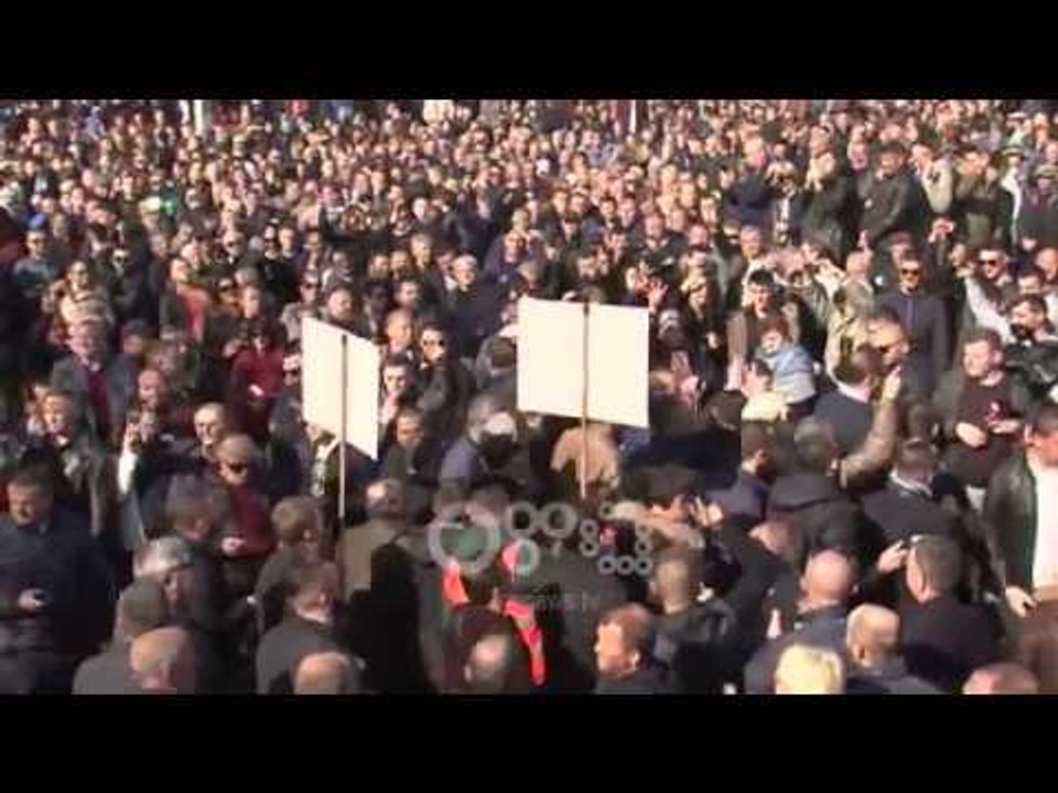 Ora News - Policia refuzon lejen për protestën e opozitës, PD: S'ju kemi kërkuar leje!