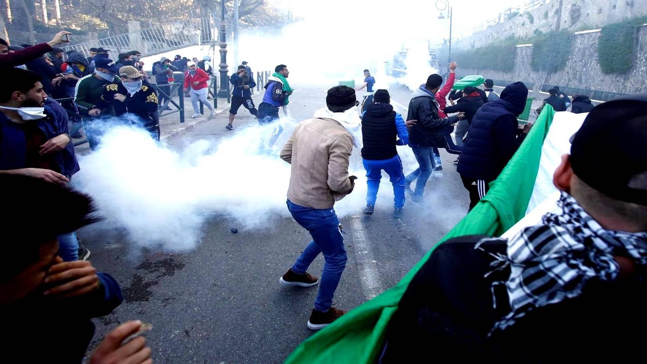 Protests resume in Algeria as candidates prepar...