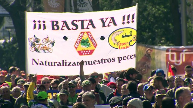 El mundo rural se manifiesta para defenderse del acoso de animalistas