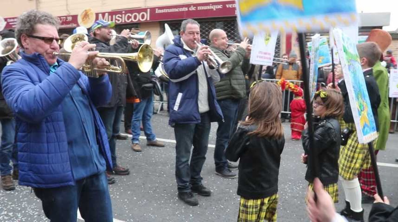 Carnaval de Binche : cortège du dimanche après-midi.