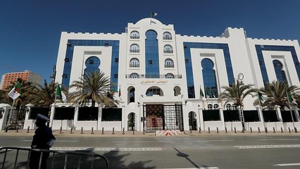 Bouteflika promet une présidentielle anticipée où il ne sera pas candidat (TV algérienne)