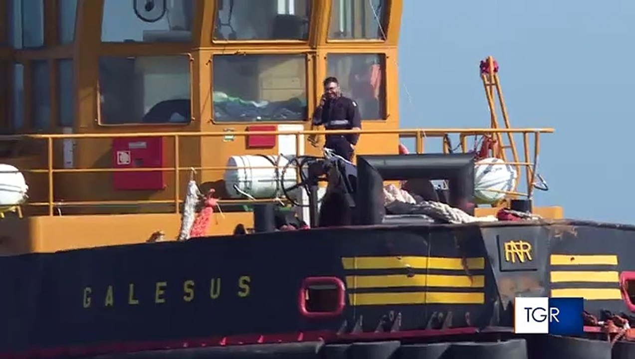 Nave incagliata a Bari, spunta anche complesso Jazz da New York in Puglia "rimorchiamo con la musica"