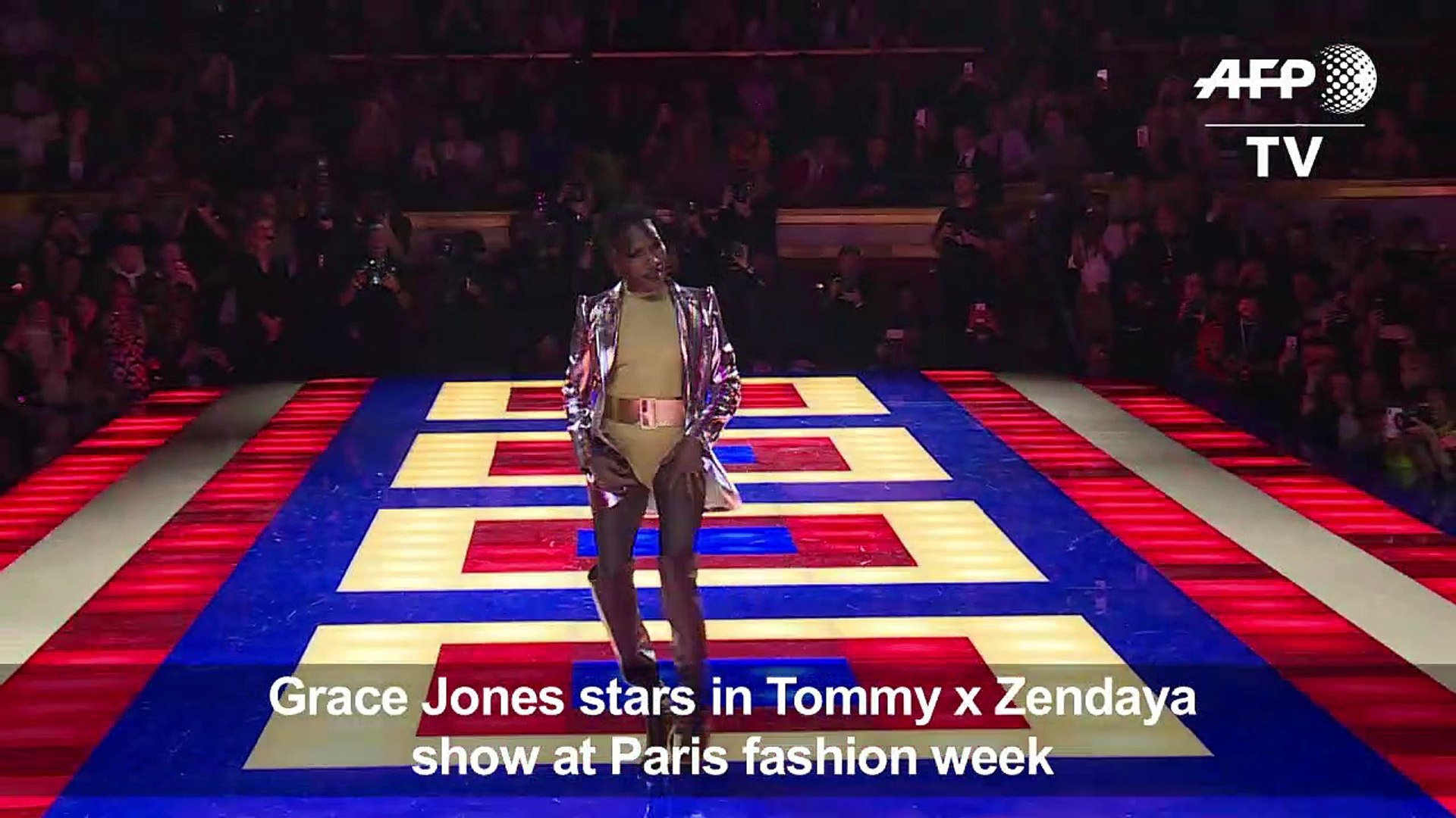Grace Jones stars Tommy x Zendaya show at Paris fashion week - Vidéo  Dailymotion
