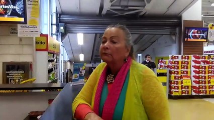Almacenes Éxito en Colombia roba a las personas, asegura esta señora