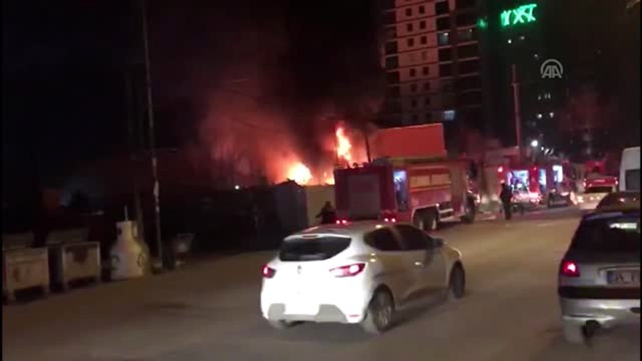 Kartal'da Yedek Parça Deposunda Yangın - İstanbul